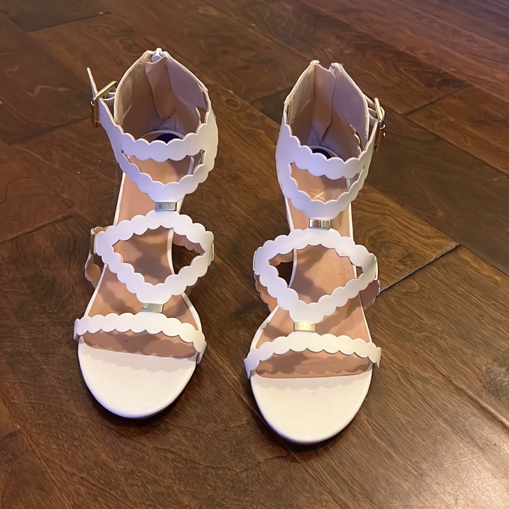 Like new- white sandals- size 8.5
